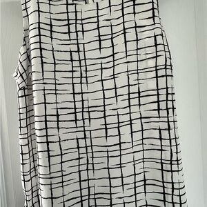 41 Hawthorne Elegant Black and White Grid Pattern Top- XS